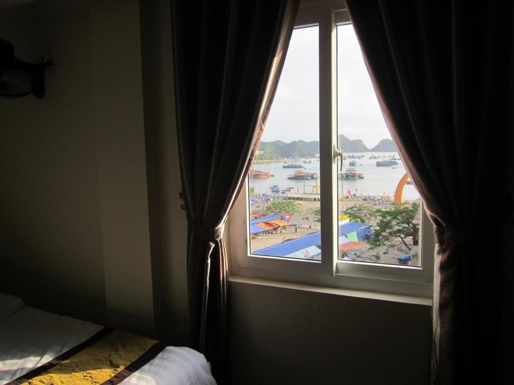ホテルHoang Gia Minh カットバ島 部屋 写真